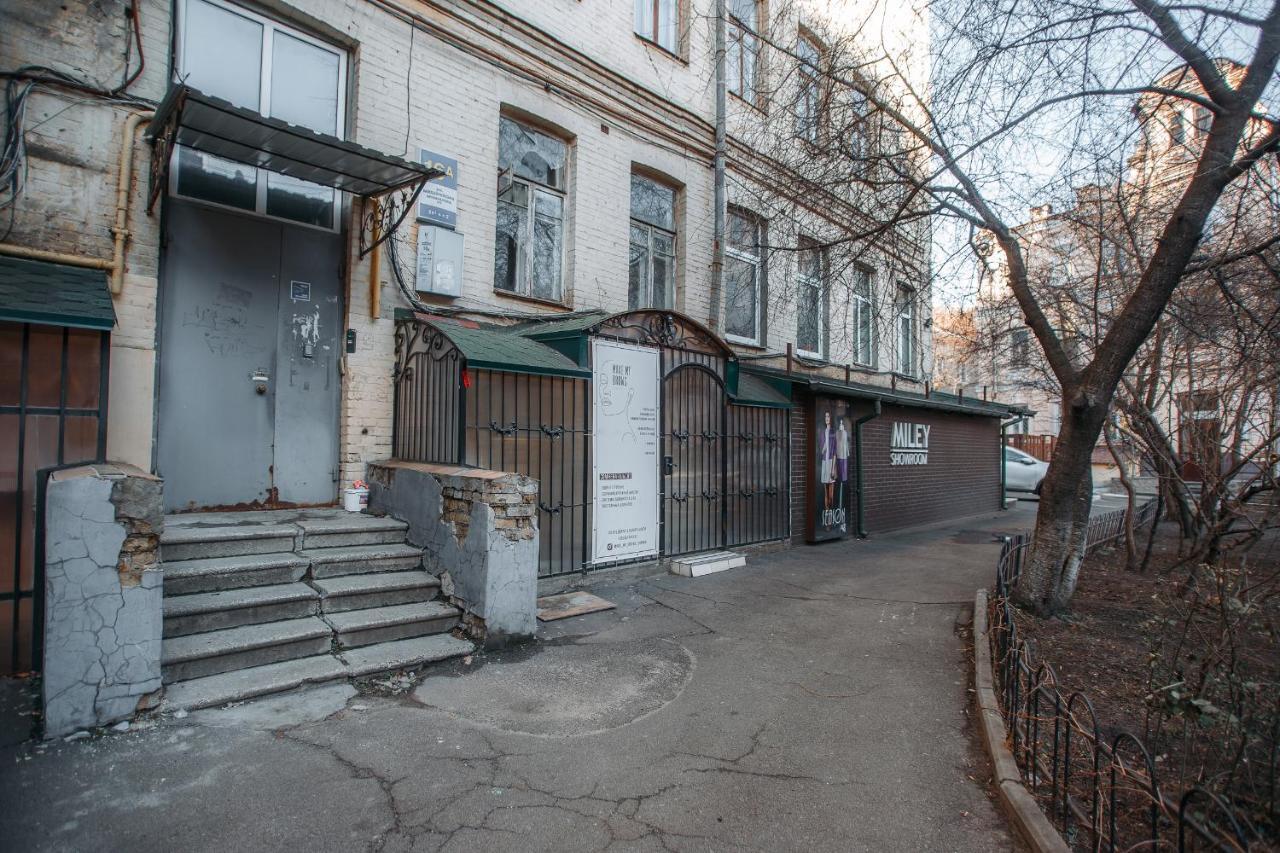 Затишна Квартира Біля Майдану Незалежності Kiev Buitenkant foto